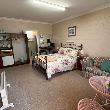 Alpine Country Motel Plus Free Coffee Cooma Exteriér fotografie