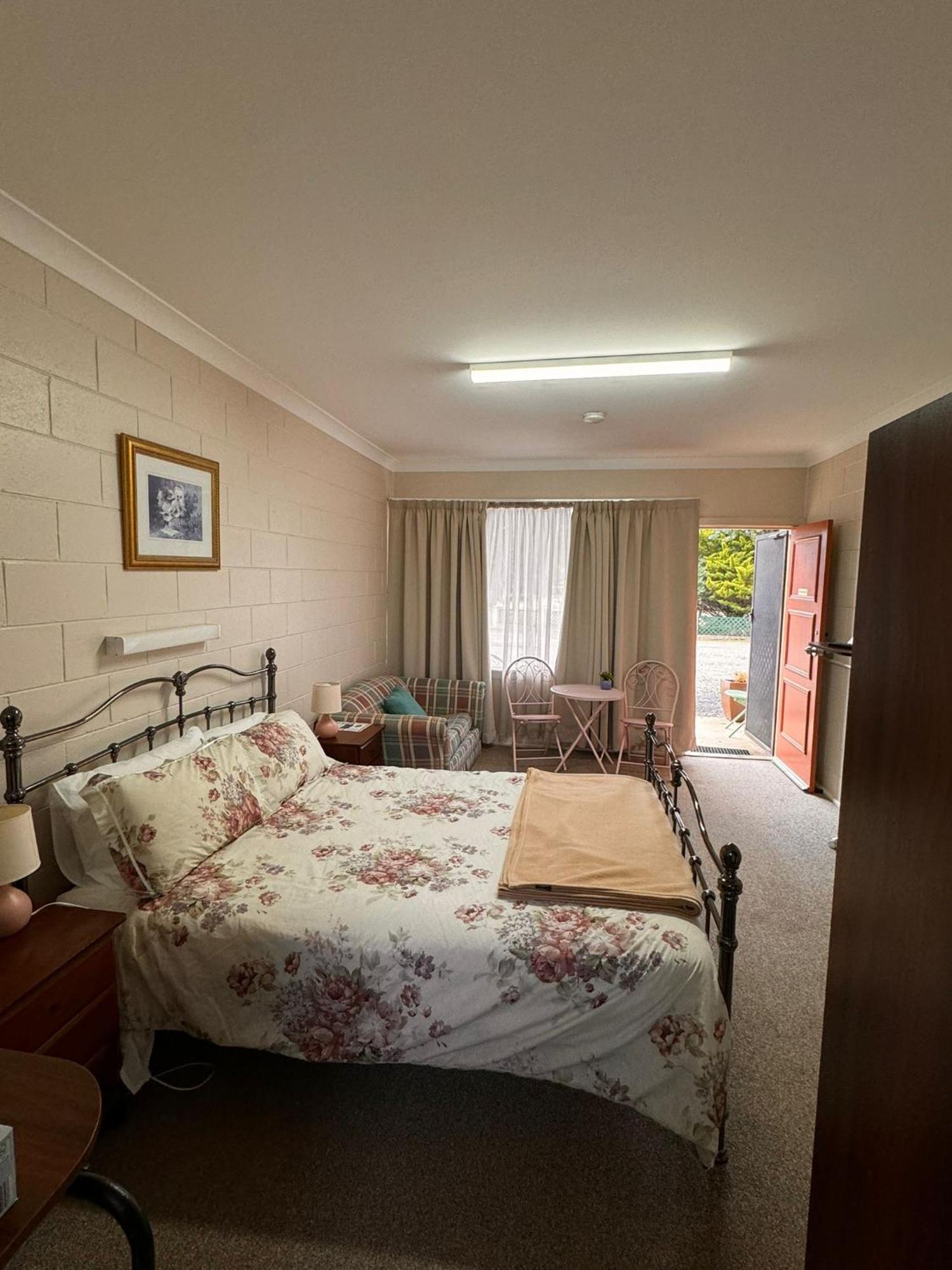 Alpine Country Motel Plus Free Coffee Cooma Exteriér fotografie