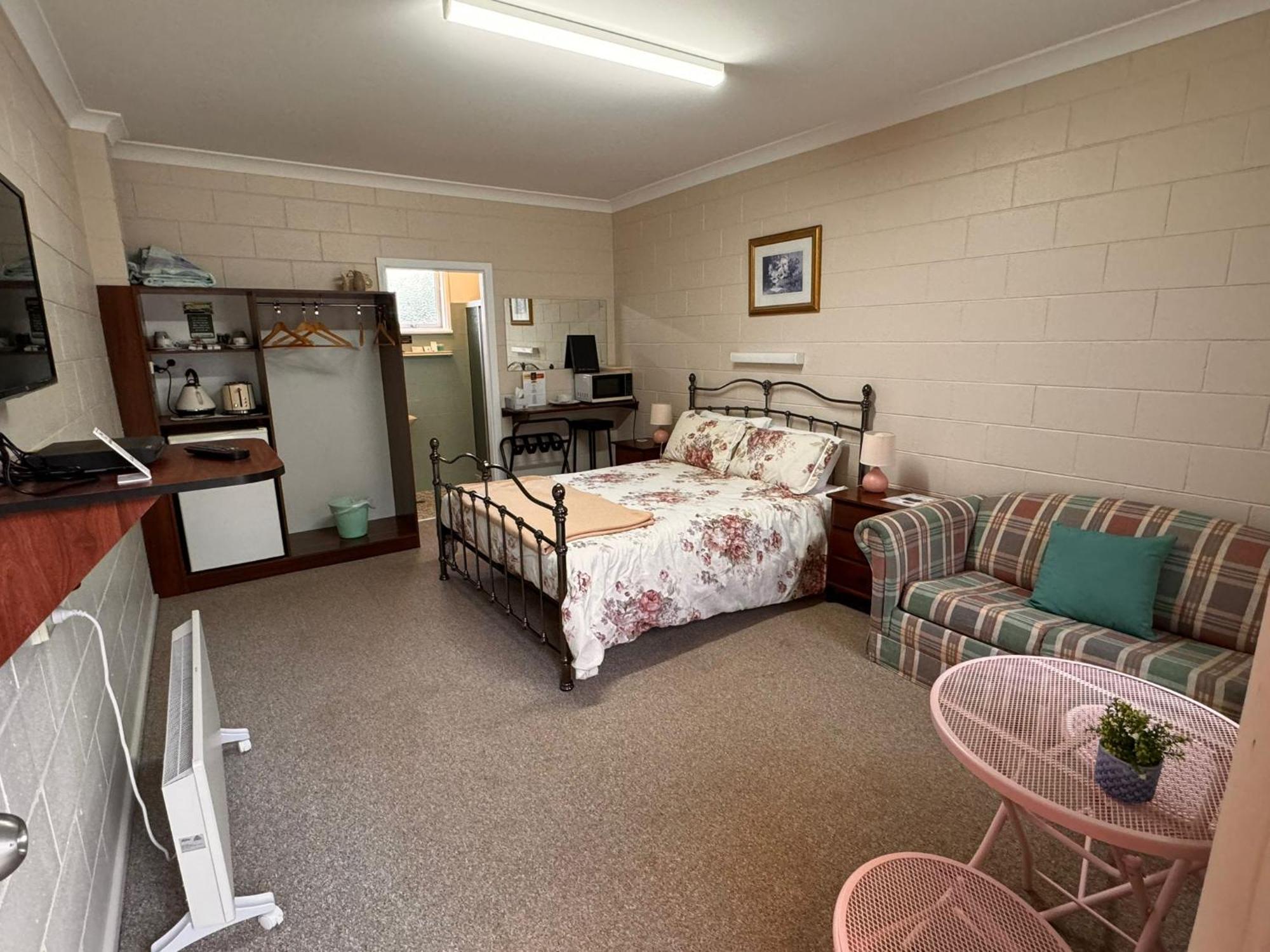 Alpine Country Motel Plus Free Coffee Cooma Exteriér fotografie
