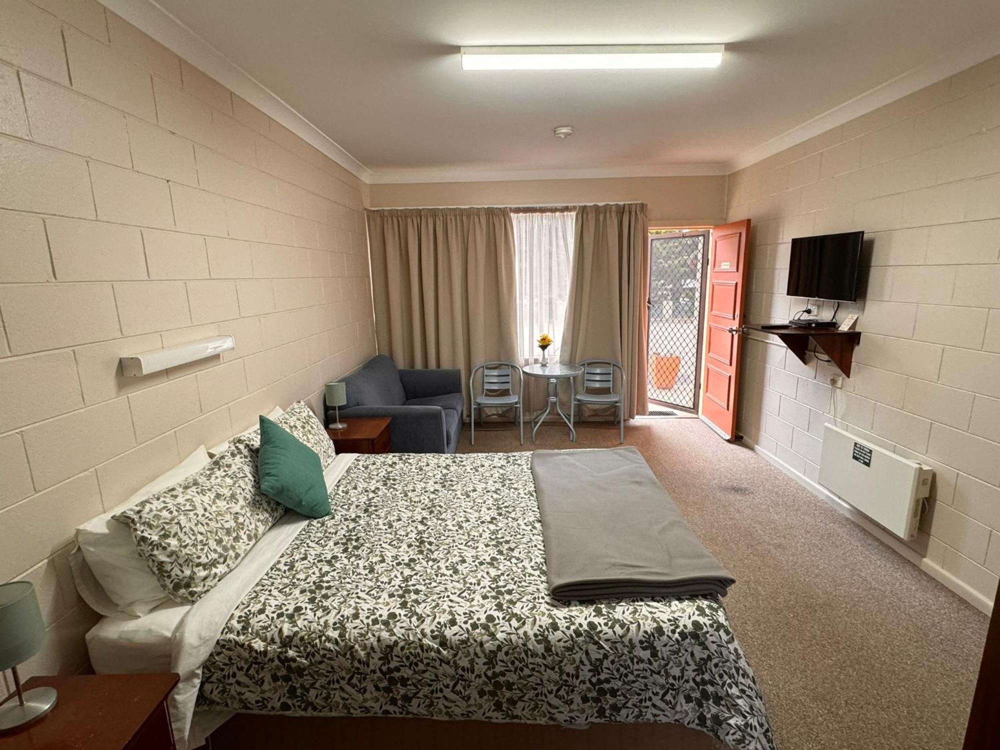 Alpine Country Motel Plus Free Coffee Cooma Exteriér fotografie