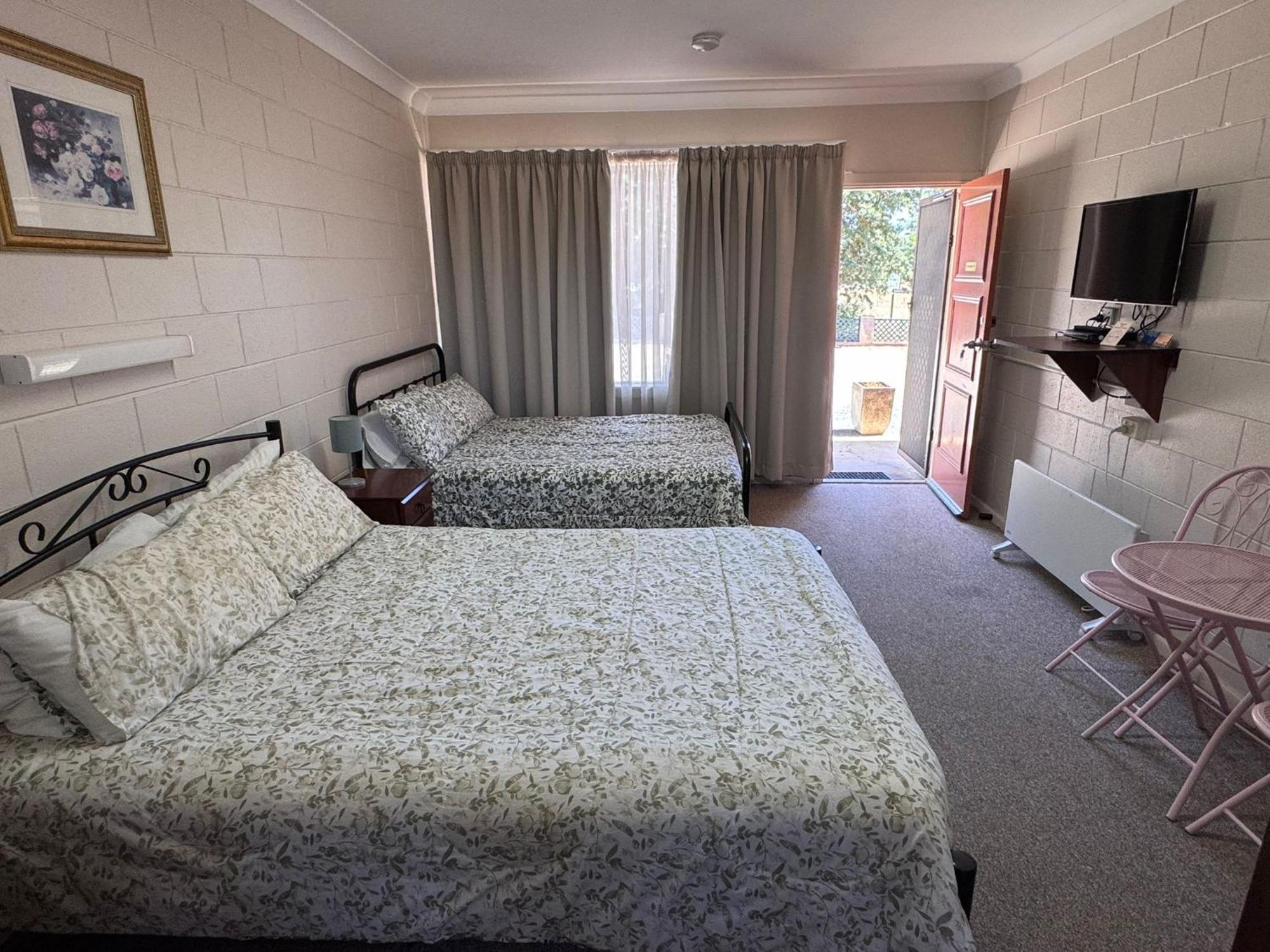 Alpine Country Motel Plus Free Coffee Cooma Exteriér fotografie