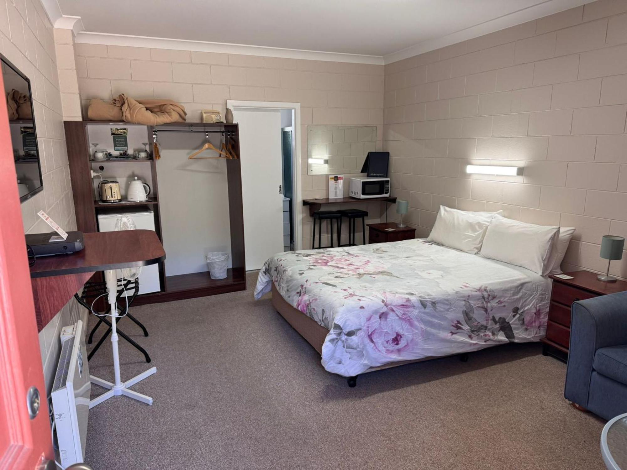 Alpine Country Motel Plus Free Coffee Cooma Exteriér fotografie